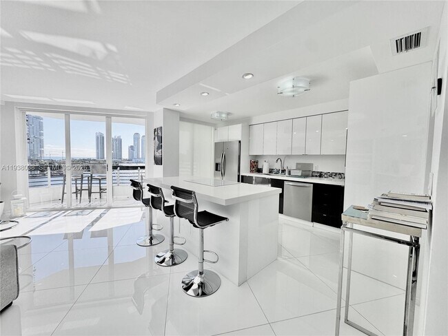 Photo - 3600 Mystic Pointe Dr Unit 1115