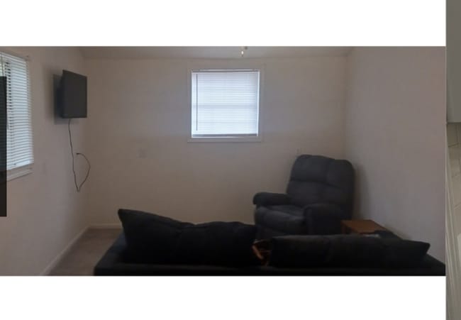 Photo - 2835 Wise St