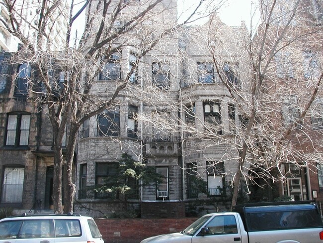 Building Photo - 1353 N State Pkwy