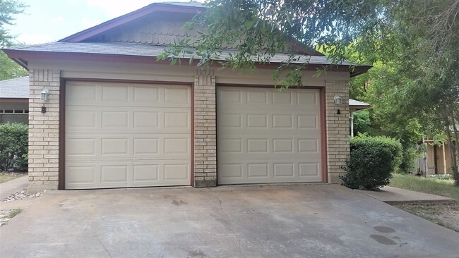 Building Photo - 12321 Patron Dr Unit B