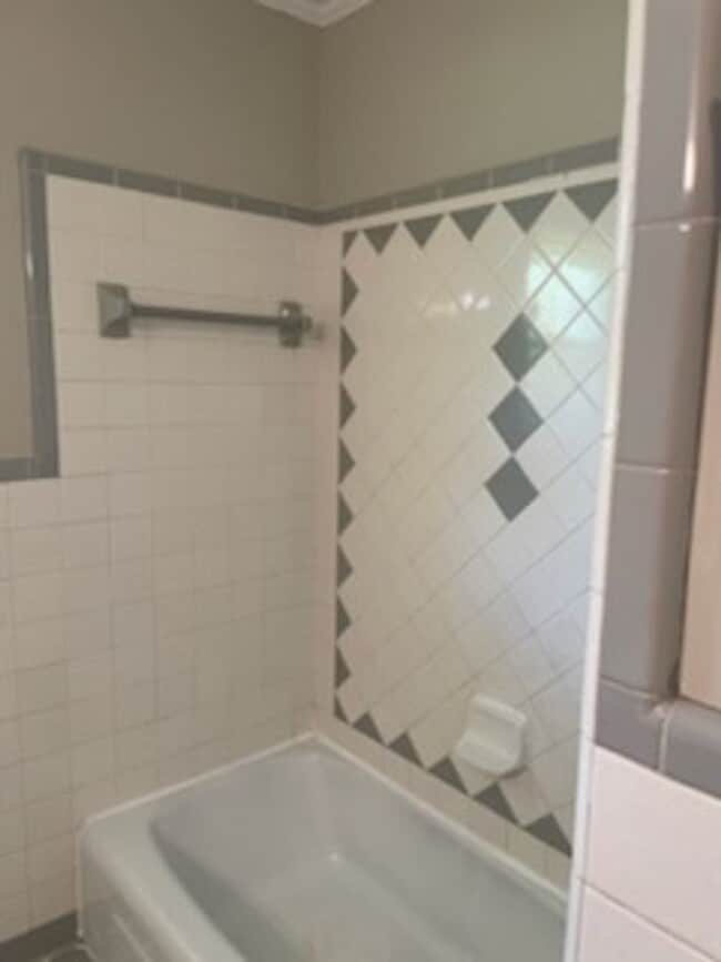 Photo - 740 Haywood Dr NW