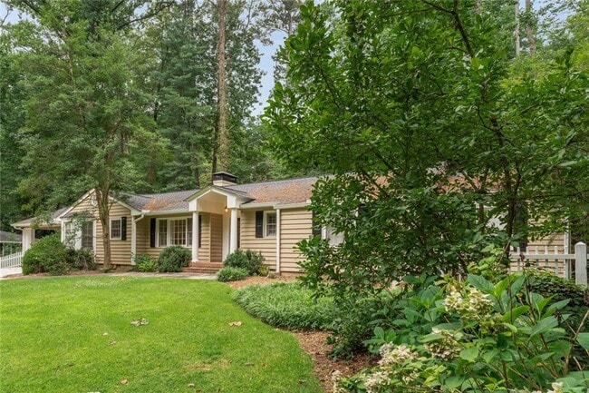 Photo - 2986 Mornington Dr NW