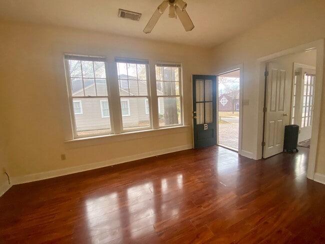 Photo - 326 N Madison St Unidad B