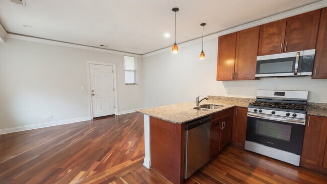 Photo - 2038 W Touhy Ave Unidad 2