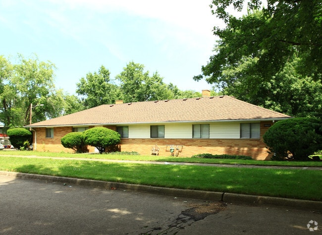 Mayberry Ranch Apartments