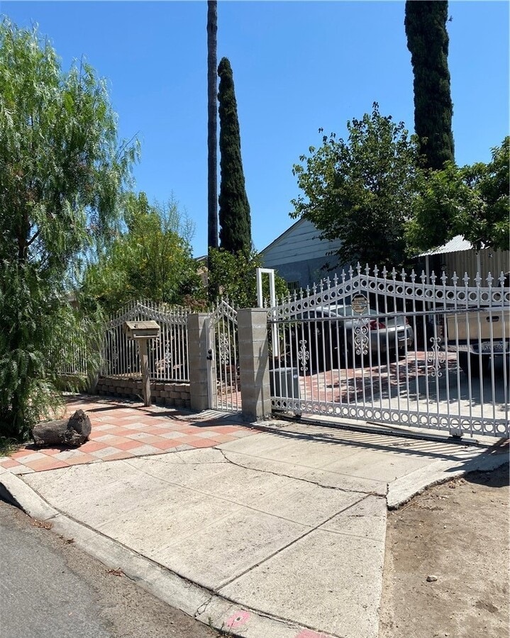 Photo - 7660 Radford Ave