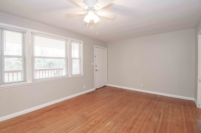 Photo - 402 Britton Springs Rd