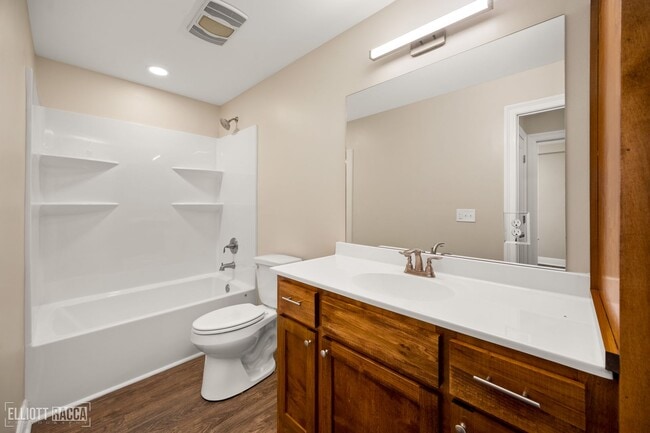 Photo - 3801 Halsey St Unit Apt 103