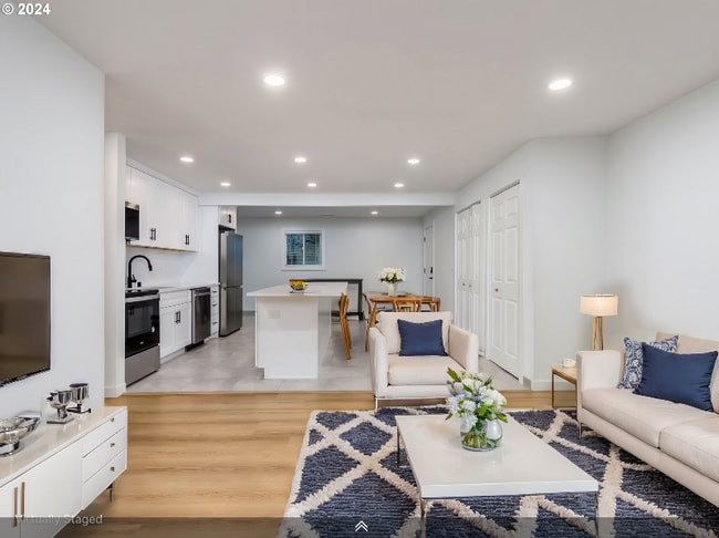 Photo - 3805 E 11th St