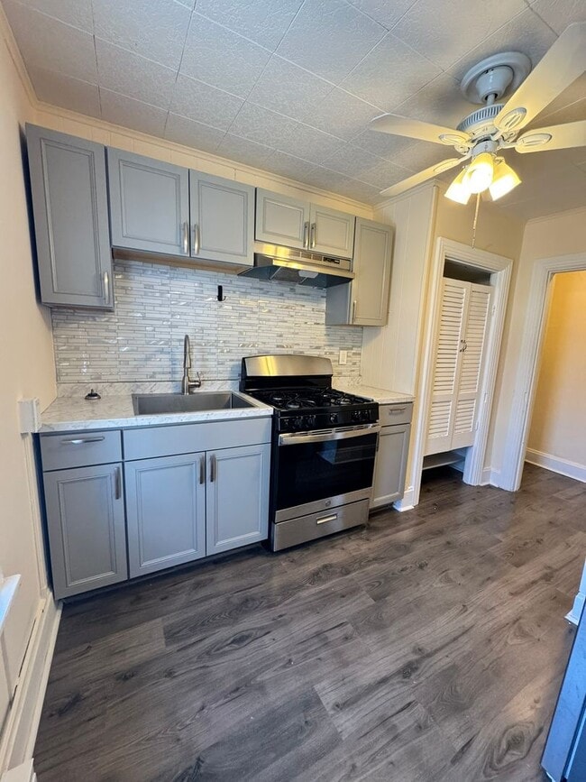 Photo - 301 N Catherine St Unit 2