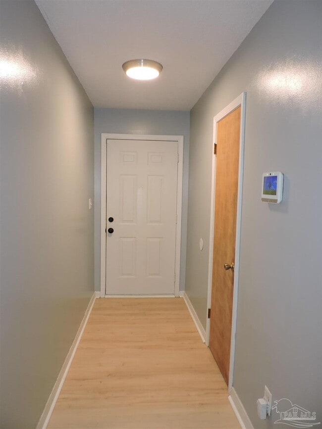 Photo - 1495 Sinclair St