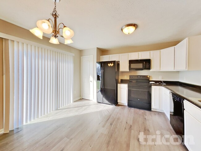 Photo - 5835 Mosaic Pl