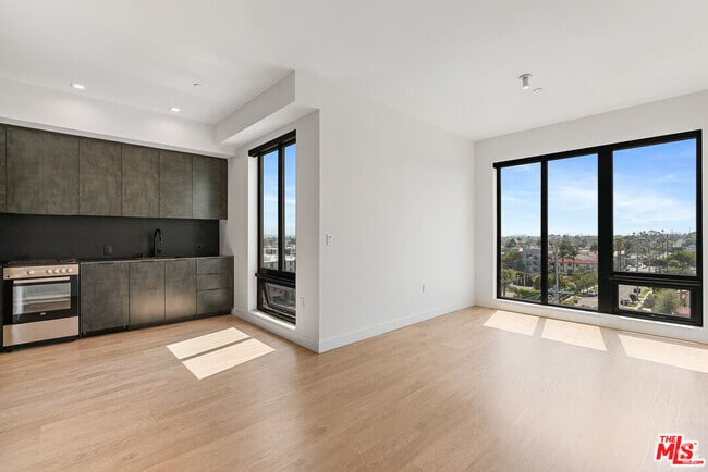 Building Photo - 10700 Tabor St Unit 306 Rental