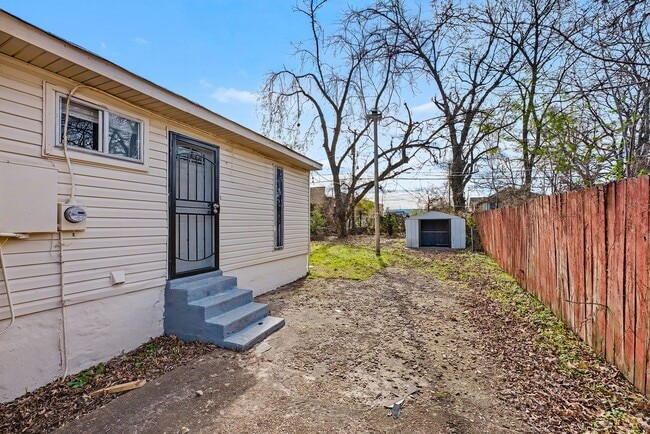 Photo - Spacious updated 5 bedroom home for Rent - Open To Section 8