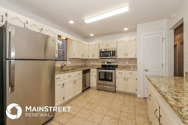 Photo - 113 SE Rockwood St