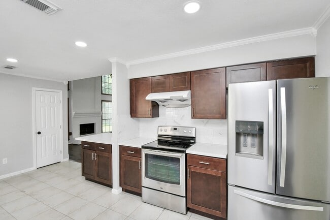 Photo - 315 Muirwood Ln