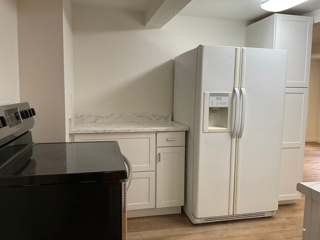 Photo - Refurbished  2 bedroom across from Idlewil...