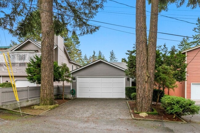 Building Photo - 3Bd/2Ba Seattle House