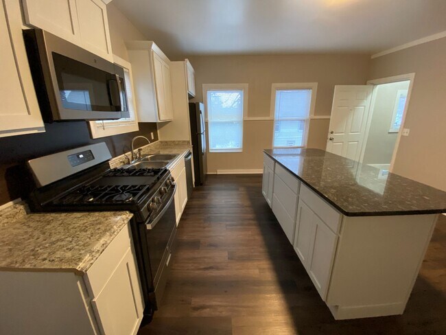 Photo - 66 Diamond Ave NE Unidad Apt 2