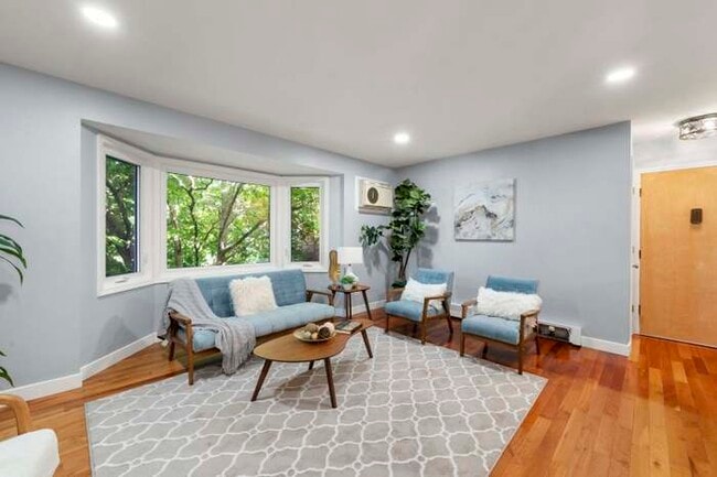 Photo - 514 W Miner St