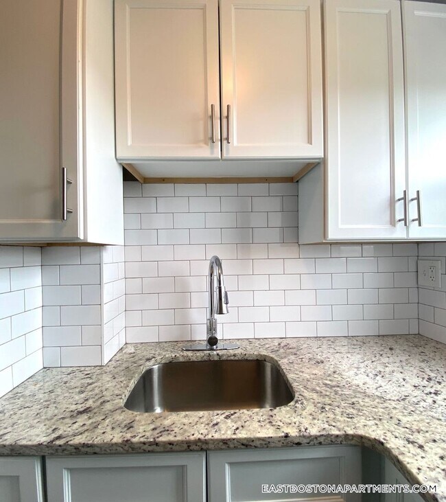 Building Photo - 300 Meridian St Rental