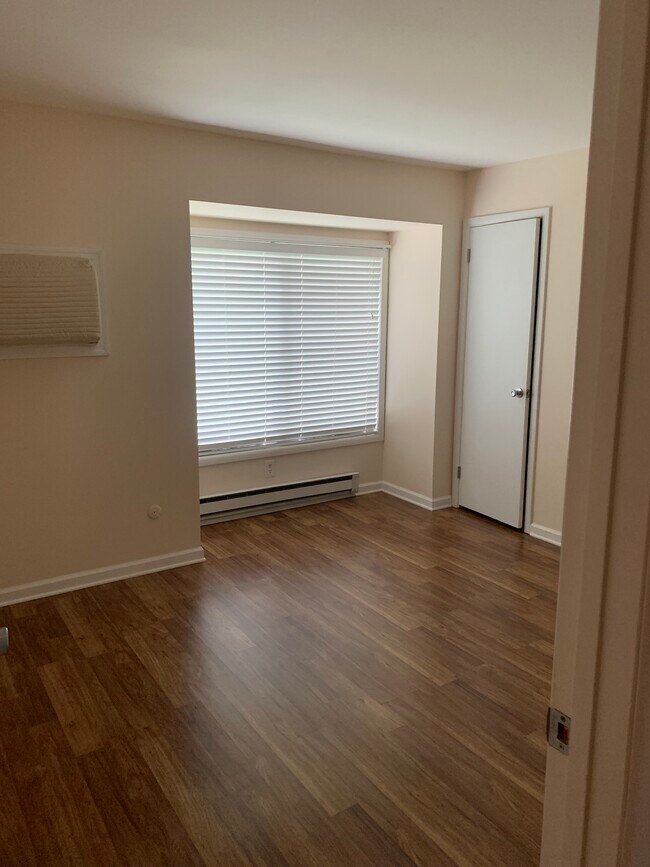 Photo - 134 Amberly Dr Unit J