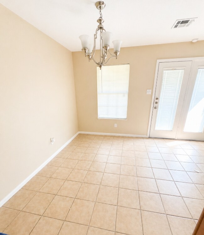 Photo - AVAILABLE BEGINING OF MAY; APPLY TODAY ON OUR WEBSITE!!