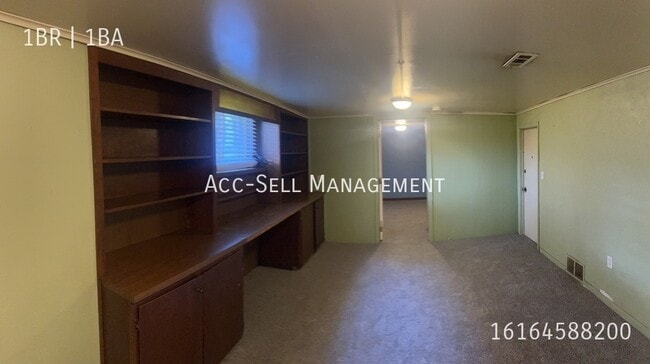 Photo - 1571 Plainfield Ave NE Unidad #1