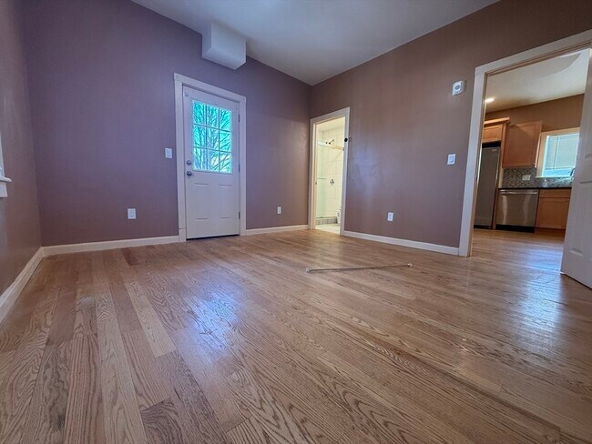 Photo - 574 Warren Ave Unidad 2