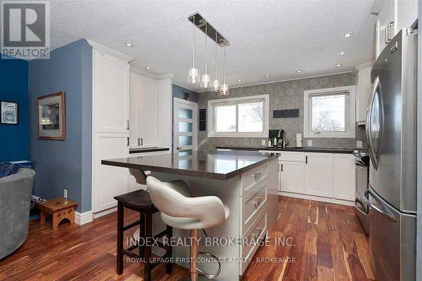 Photo - 18 Bothwell Crescent