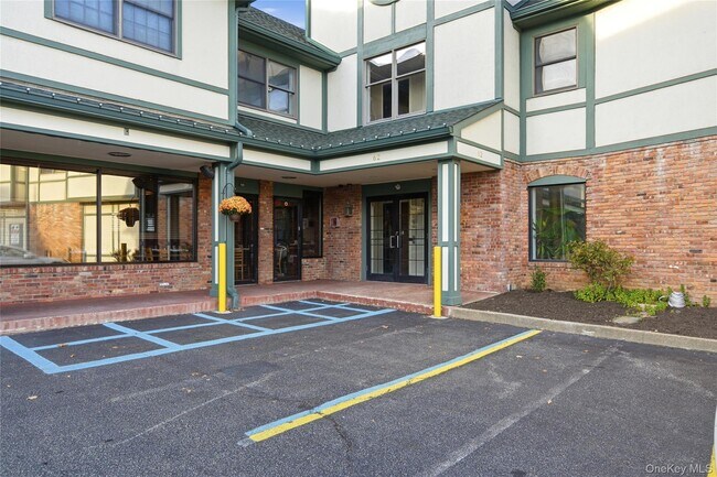 Building Photo - 62 South St Unit 201