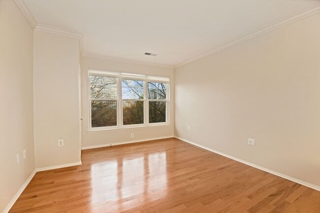 Photo - 1 Bed 1 Bath - North Bethesda Condo - 1 Reserved Parking Space Unit 2404