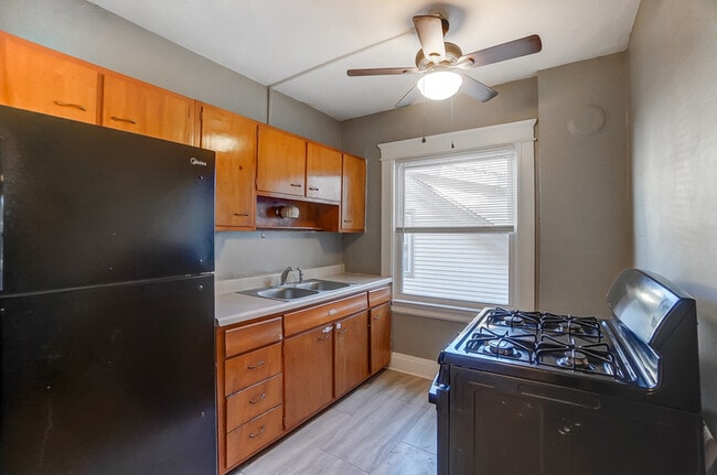 Building Photo - 3640 Besuden Ct Unit 6 Rental