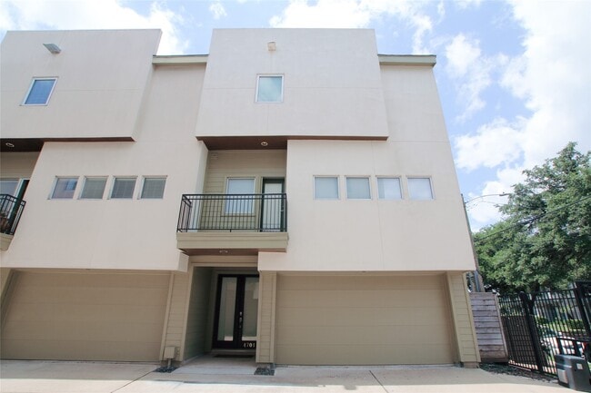 Photo - 4701 Caroline St