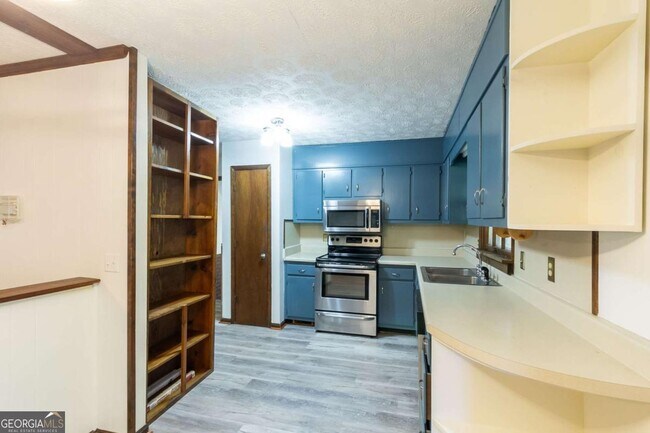 Photo - 3850 Apache Ln