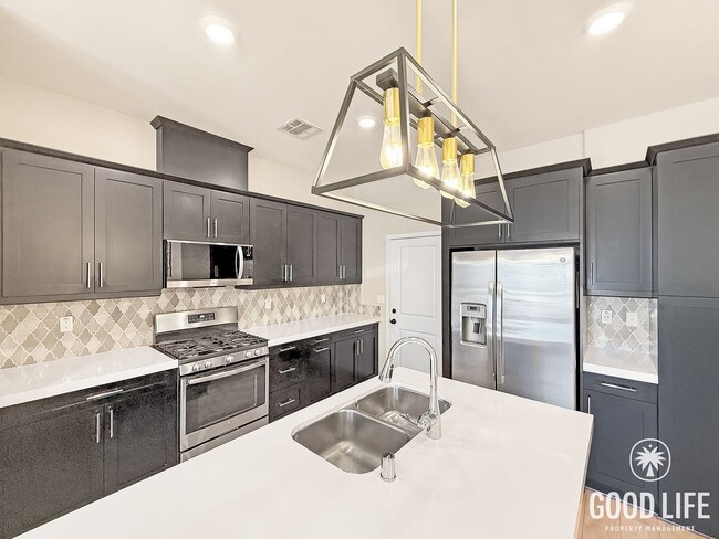 Photo - Bright 3BD/2.5BA Townhouse in Vista with Community Pool, In-Unit Laundry & 2-Car Garage