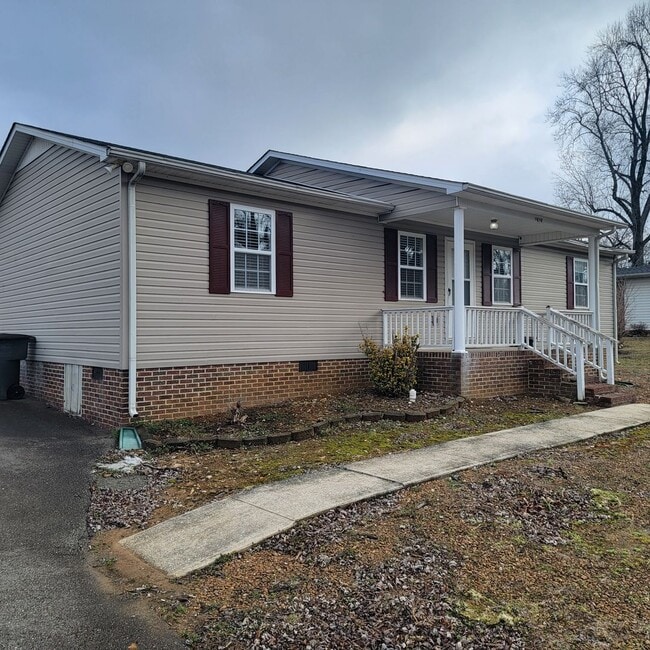 Photo - 3/2 Single Family Home- Cookeville, TN