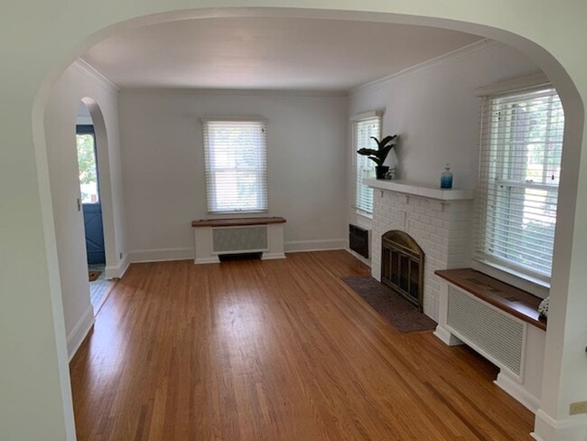 Photo - Very spacious *4Bed*2Bath single family home 2400 SqFt.