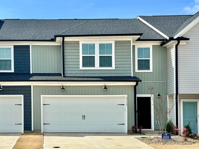 Building Photo - Spacious 3BD Townhome in Solana | 2-Car Garage | Pool, Gym & More