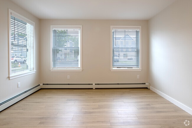 1BR, 1BA, 670sf - Oak Hill