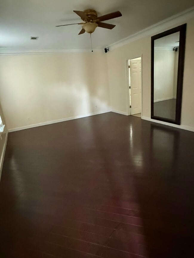 7 Melody Dr