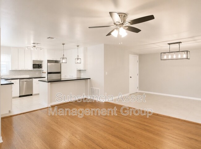 Photo - 4713 N Harvey Pkwy