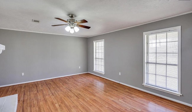 Photo - 221 Pecan Hill Dr