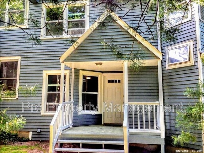 Building Photo - 167 Old Foxon Rd Rental
