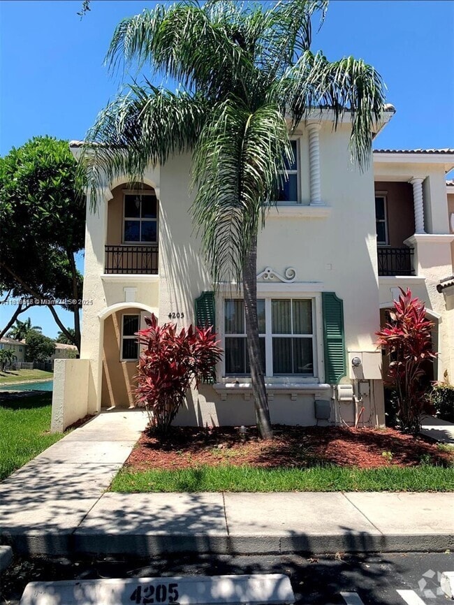 Building Photo - 4205 NE 9th St Rental
