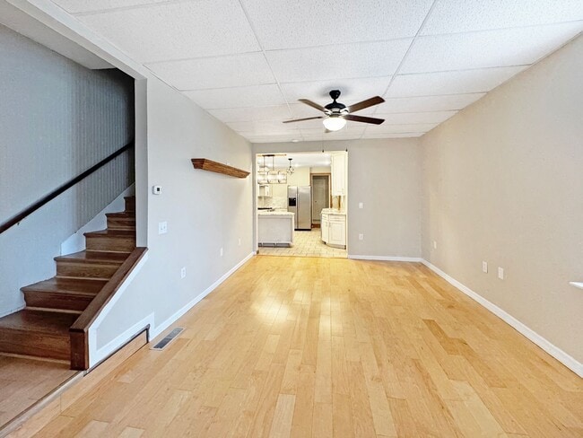 Photo - Cozy Vibes, 2 bedroom duplex, pet friendly!!!!