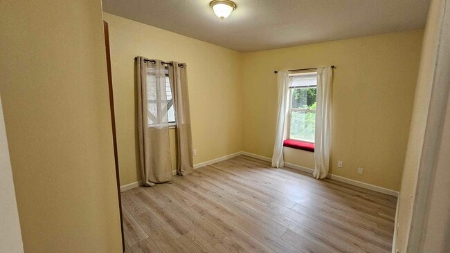 Photo - 1047 Wharf St