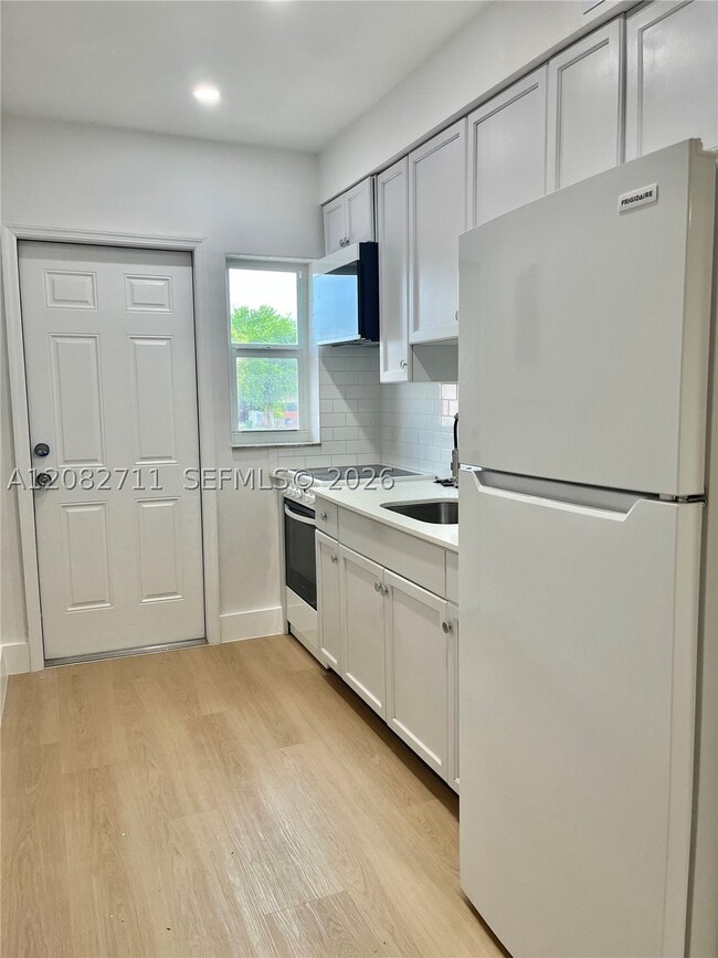 Photo - 3401 SW 11th St Unit 3 (aka 1B)