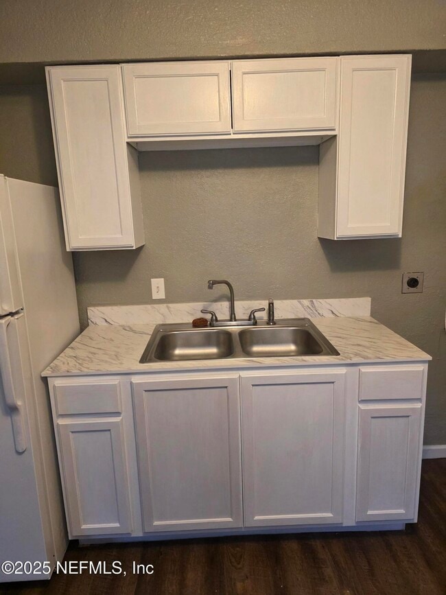 Photo - 1177 W 26th St