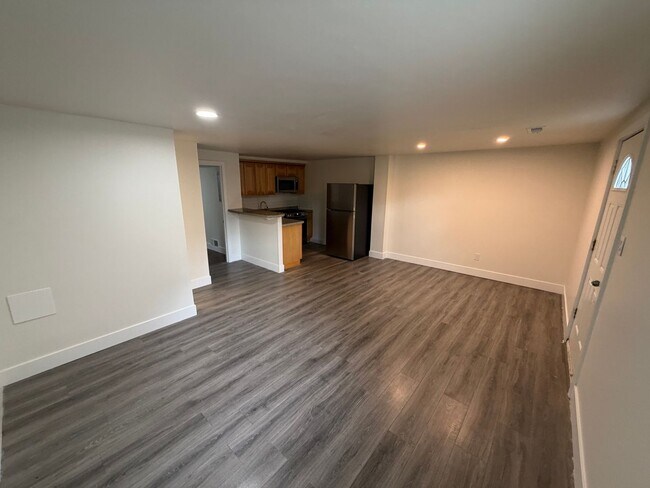 9381 B Neil Rd